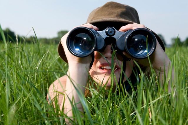 Safari_Girl_w_Binoculars